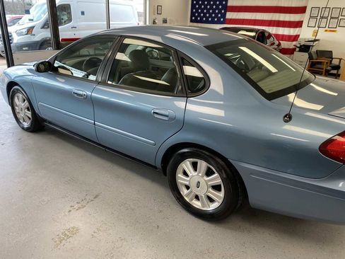 Used 2005 Ford Taurus SEL image 12