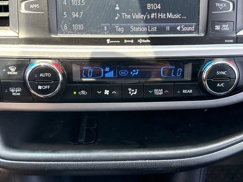 Used 2019 Toyota Highlander SE AWD/4WD image 26