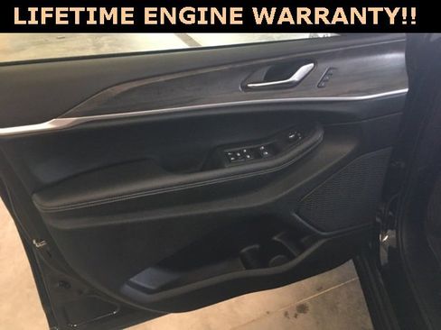 Used 2025 Jeep Grand Cherokee L Limited w/ Trailer Tow Package image 12