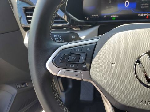Certified 2023 Volkswagen Taos S FWD image 25