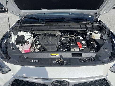 Used 2023 Toyota Highlander XLE AWD/4WD image 51