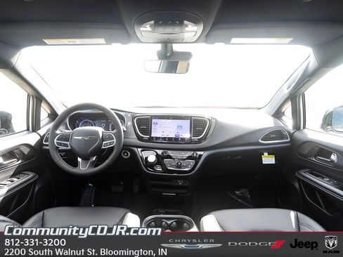 New 2026 Chrysler Voyager LX FWD image 21