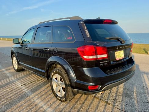 Used 2011 Dodge Journey Mainstreet w/ Popular Equipment Group image 7