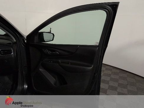 Used 2018 Chevrolet Equinox LT image 32