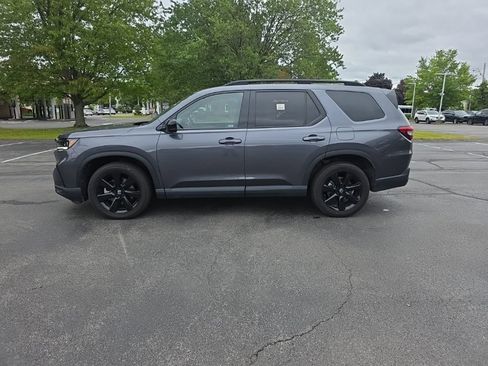 Used 2025 Honda Pilot Black Edition image 4