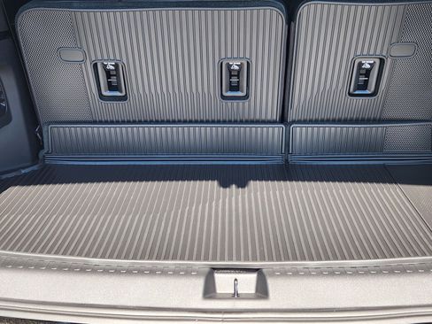 New 2026 Chevrolet Traverse High Country w/ LPO, Floor Liner Package FWD image 25