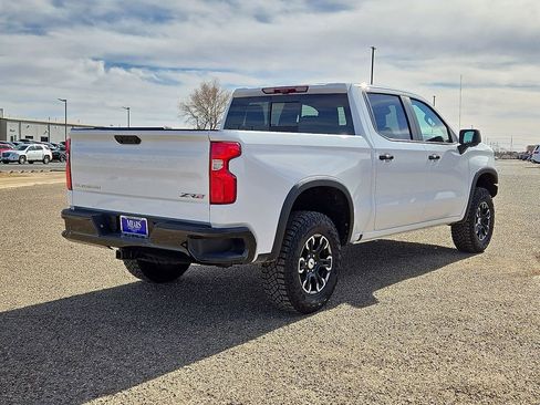 Used 2025 Chevrolet Silverado 1500 ZR2 w/ Technology Package image 5
