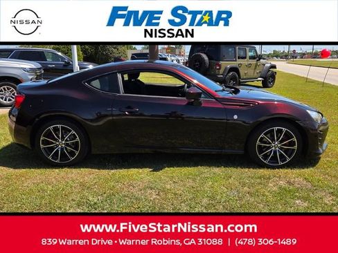Used 2017 Toyota 86 RWD image 10