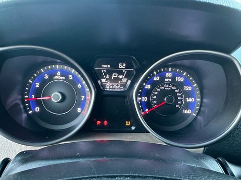Used 2014 Hyundai Elantra SE image 33