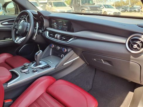 Used 2023 Alfa Romeo Stelvio Veloce image 11