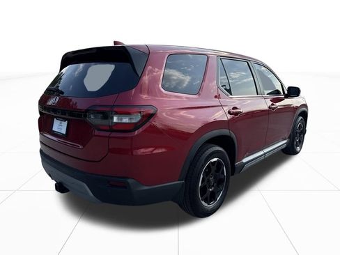 Certified 2025 Honda Pilot EX-L image 9