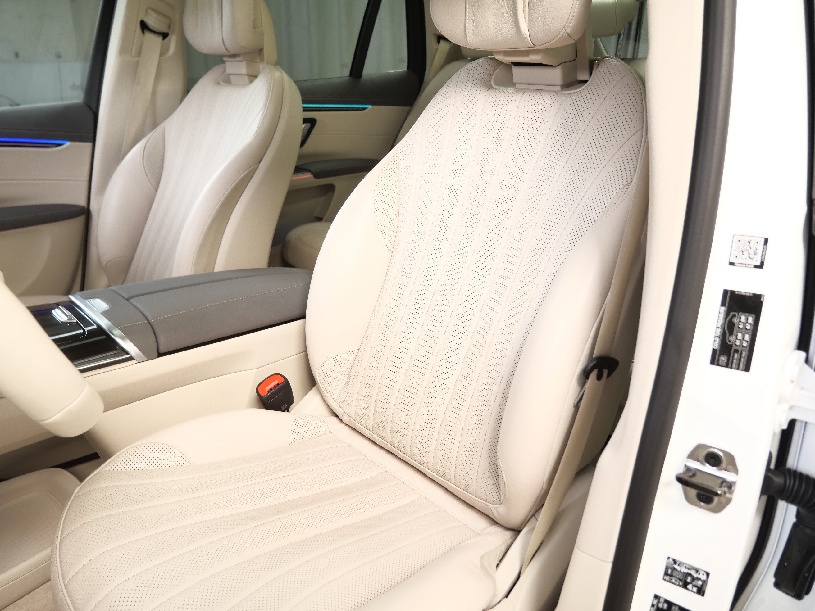 Certified 2023 Mercedes-Benz EQS 450+ 4MATIC SUV image 3