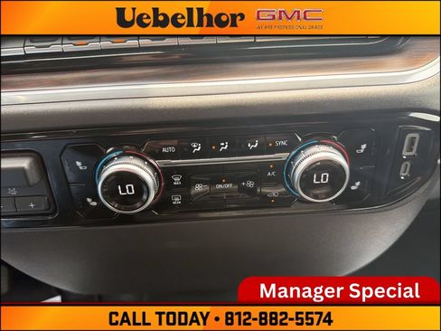 Used 2025 GMC Sierra 1500 SLT AWD/4WD image 22