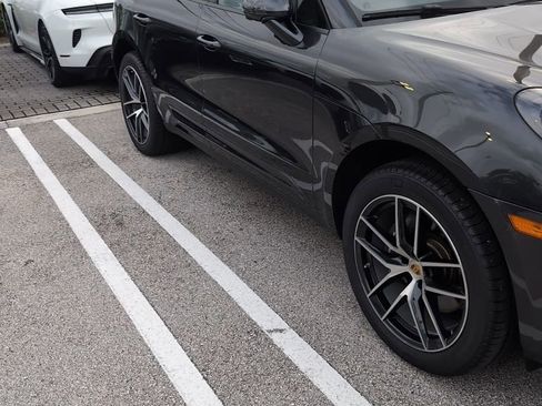 Certified 2025 Porsche Macan w/ Premium Package Plus AWD/4WD image 12