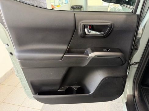 Used 2023 Toyota Tacoma TRD Off-Road w/ TRD Premium Off Road Package image 16