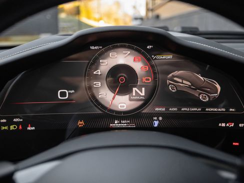 Used 2025 Ferrari Purosangue AWD/4WD image 33