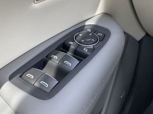 New 2025 Cadillac XT5 Premium Luxury image 23