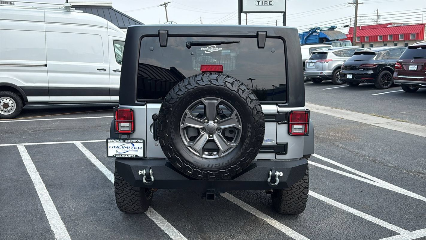 Used 2017 Jeep Wrangler Unlimited Rubicon AWD/4WD image 4