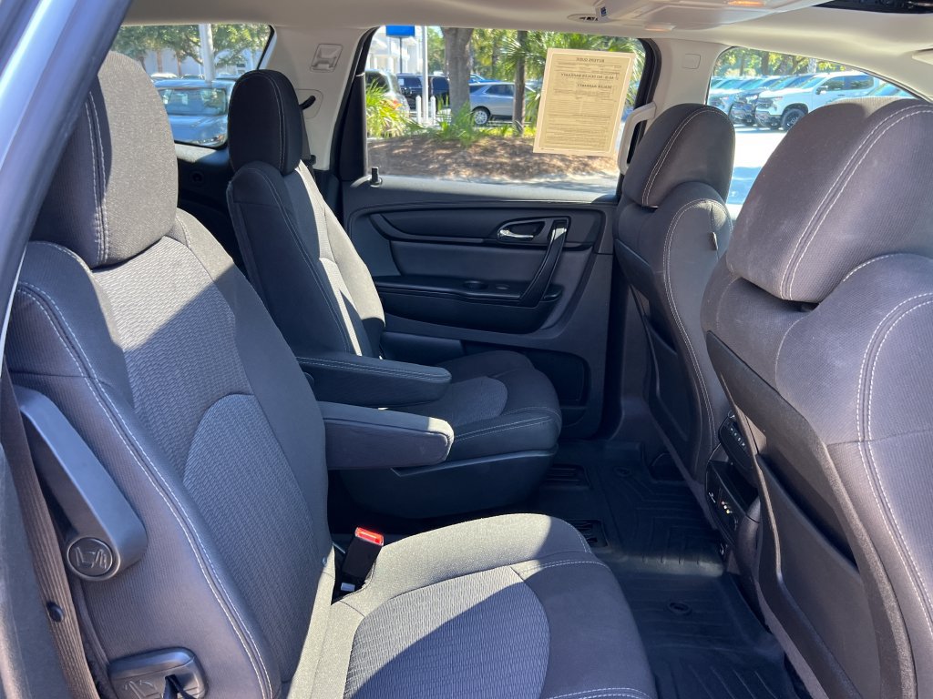Used 2017 Chevrolet Traverse LT w/ Traveler's Package FWD image 23
