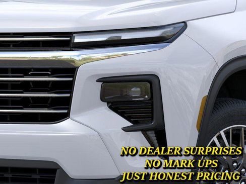 New 2026 Chevrolet Traverse LT FWD image 10