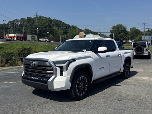 Used 2024 Toyota Tundra Limited w/ Power Package AWD/4WD image 3