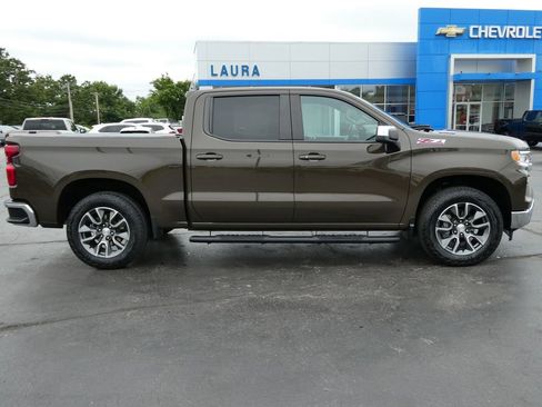 Certified 2024 Chevrolet Silverado 1500 LT w/ Z71 Off-Road Package AWD/4WD image 5