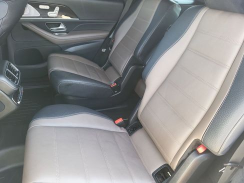 Used 2020 Mercedes-Benz GLS 450 4MATIC image 32