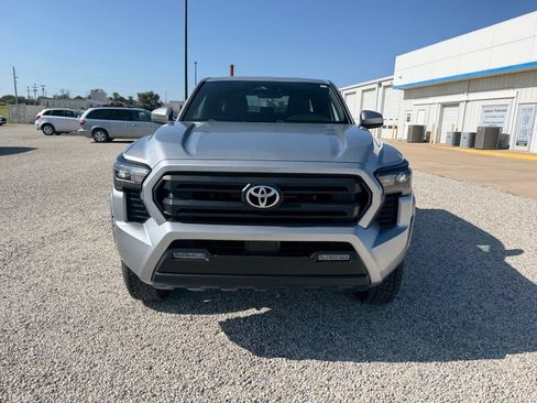 Used 2024 Toyota Tacoma SR5 AWD/4WD image 8