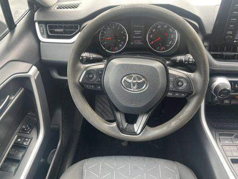 Used 2021 Toyota RAV4 XLE AWD/4WD image 11