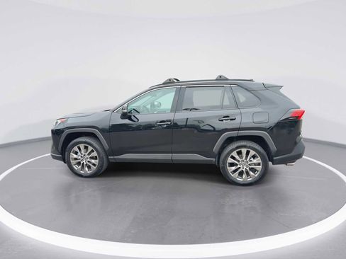 Used 2019 Toyota RAV4 XLE Premium w/ Cold Weather Package AWD/4WD image 5