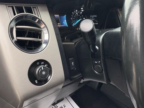 Used 2015 Ford Expedition Limited RWD image 23
