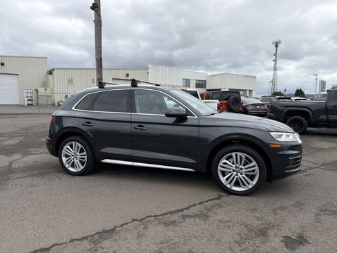 Used 2019 Audi Q5 2.0T Premium Plus w/ Premium Plus Package AWD/4WD image 7