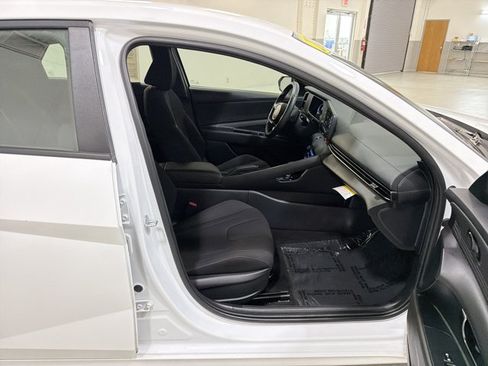 Used 2026 Hyundai Elantra Sport FWD image 36