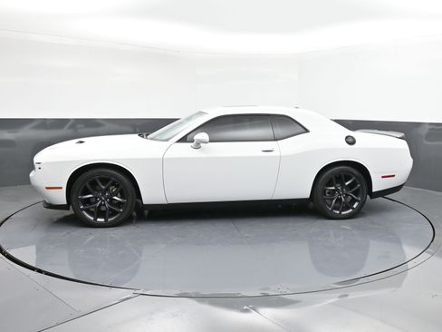Used 2023 Dodge Challenger SXT w/ Blacktop Package image 5