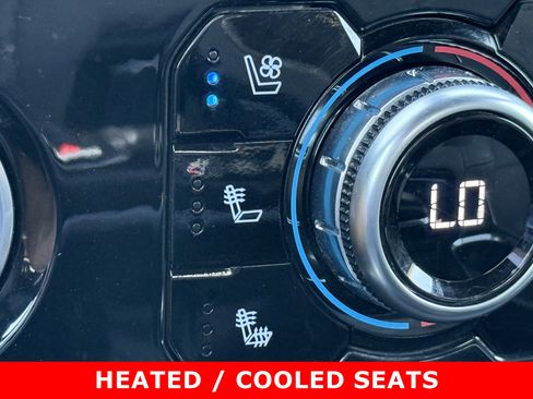 Used 2022 GMC Sierra 1500 SLT w/ SLT Convenience Package image 22