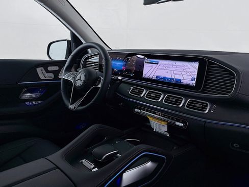 New 2026 Mercedes-Benz GLS 450 4MATIC image 16