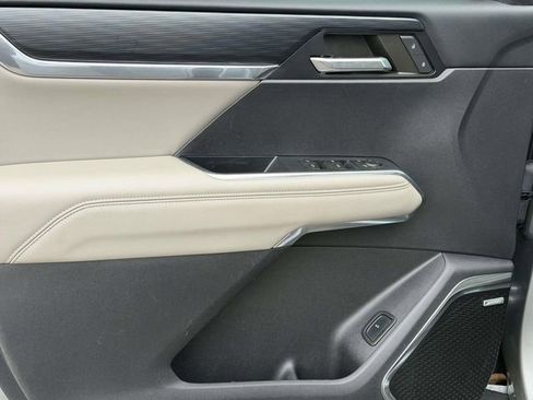 Used 2024 GMC Acadia Elevation w/ Trailering Package image 11