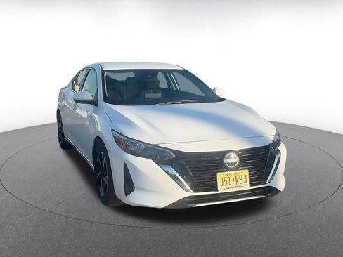 Used 2025 Nissan Sentra SV FWD image 3