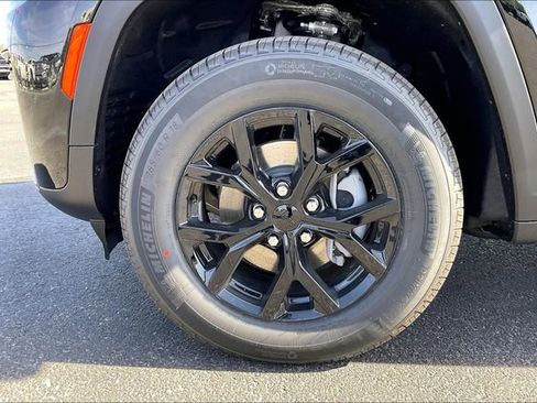 New 2026 Jeep Grand Cherokee Altitude AWD/4WD image 12
