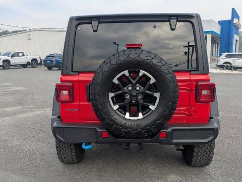 Used 2025 Jeep Wrangler Unlimited Rubicon 4xe w/ Safety Group AWD/4WD image 5