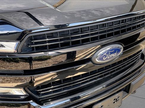 Used 2018 Ford F150 Lariat w/ Equipment Group 502A Luxury AWD/4WD image 30