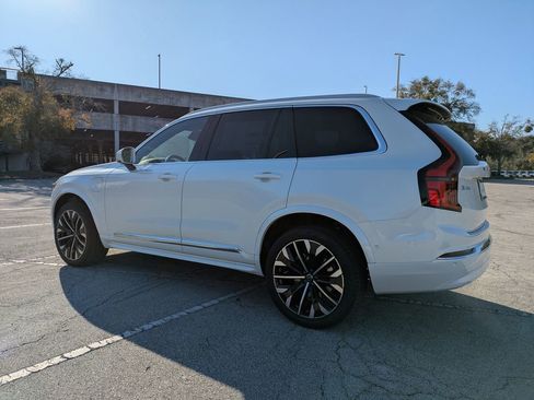 New 2026 Volvo XC90 T8 Plus w/ Protection Package Premier AWD/4WD image 4