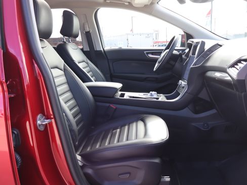 Used 2024 Ford Edge SEL w/ Convenience Package image 12