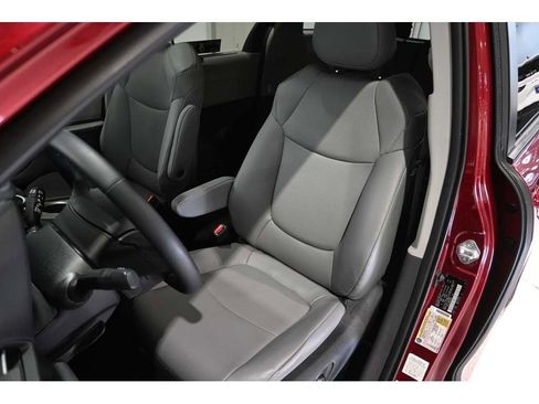 Used 2022 Toyota Sienna XLE w/ XLE Plus Package image 14