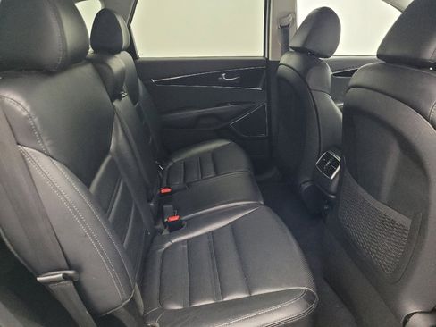 Used 2020 Kia Sorento SX image 19