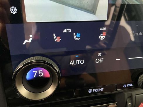 Used 2024 Lexus GX 550 w/ Accessory Package (2T) image 30