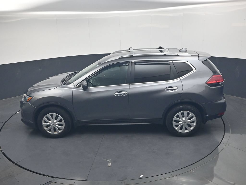 Used 2017 Nissan Rogue S w/ S Appearance Package FWD image 18