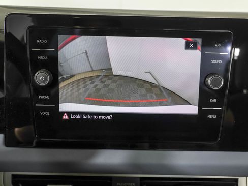 Used 2025 Volkswagen Jetta SE w/ Sunroof Package FWD image 8