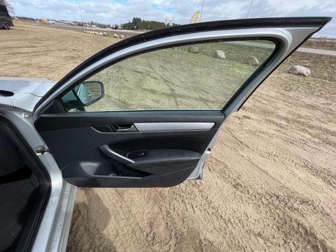 Used 2013 Volkswagen Passat 2.5 SE image 30