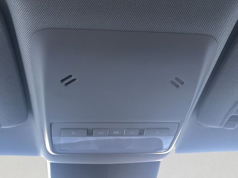 Used 2019 Chevrolet Trax LT image 20